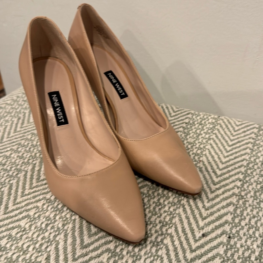Nine West Beige Pumps Size 6.5